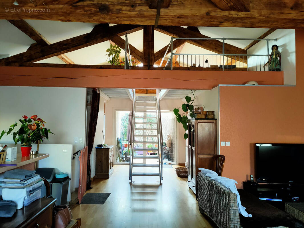 Maison à SAINT-LAURENT-DE-LA-SALANQUE