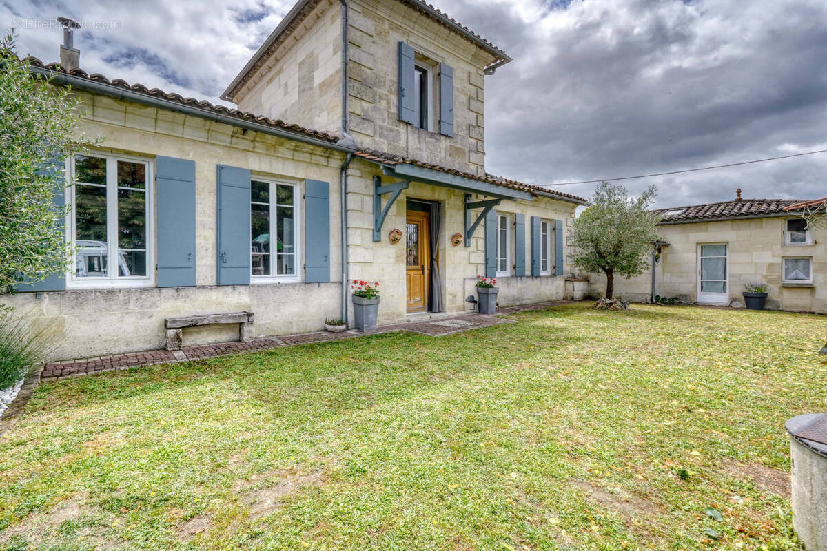 Maison à LA LANDE-DE-FRONSAC