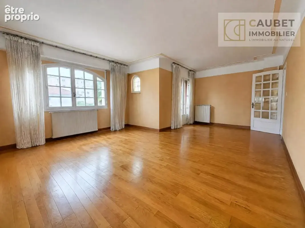 Maison familiale de 213 m² sur une parcelle de 506 m². - photo 4