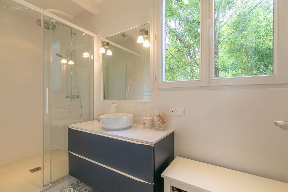 Maison à SAINT-MAUR-DES-FOSSES