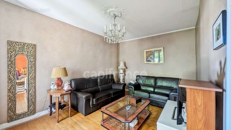Dpt Saône et Loire (71), à vendre à 15 mn de St Marcel Villa de 163 m² et Maison ou Gite de 95 m² terrain de 4000 m² - photo 7