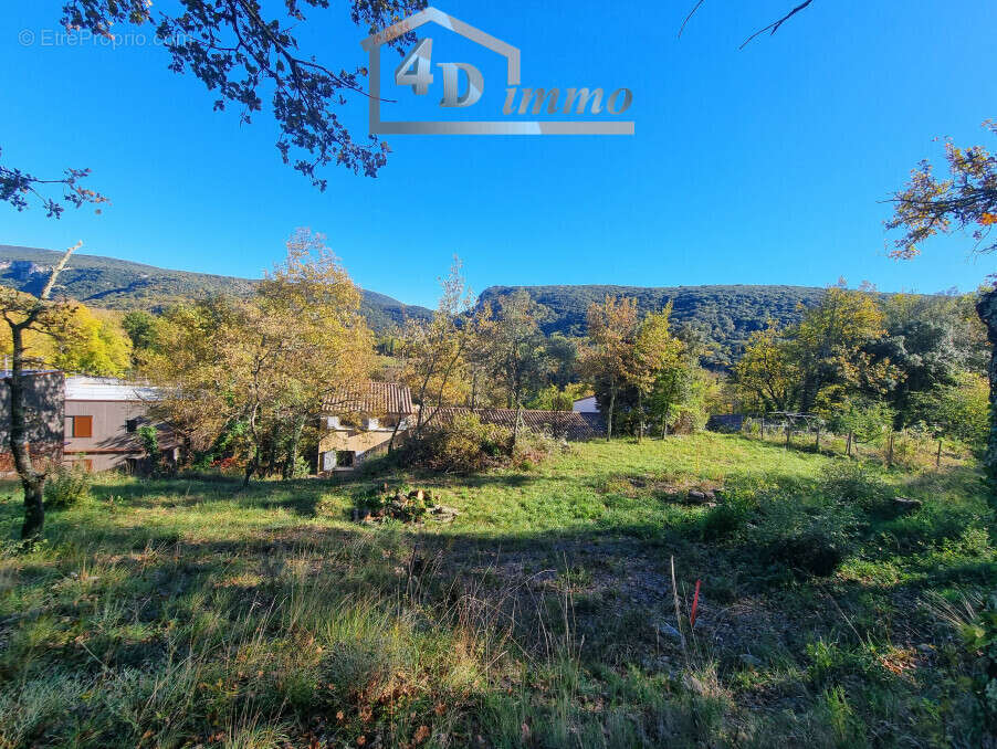 Terrain à VALLON-PONT-D&#039;ARC