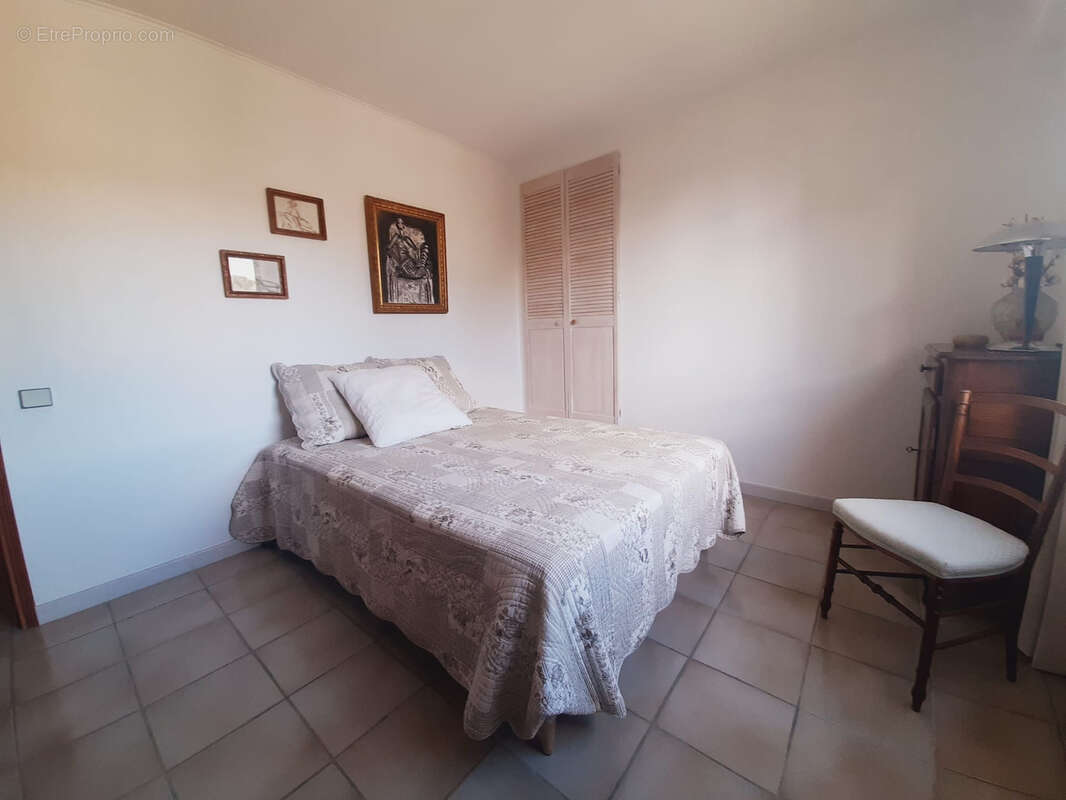 Maison à SAINT-CLEMENT-DE-RIVIERE