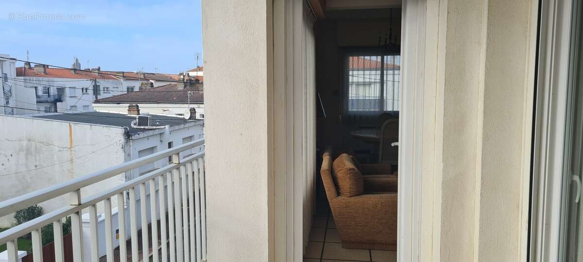 Dpt Charente Maritime (17), à vendre ROYAN appartement T3 avec garage, 100 m de la plage - photo 3