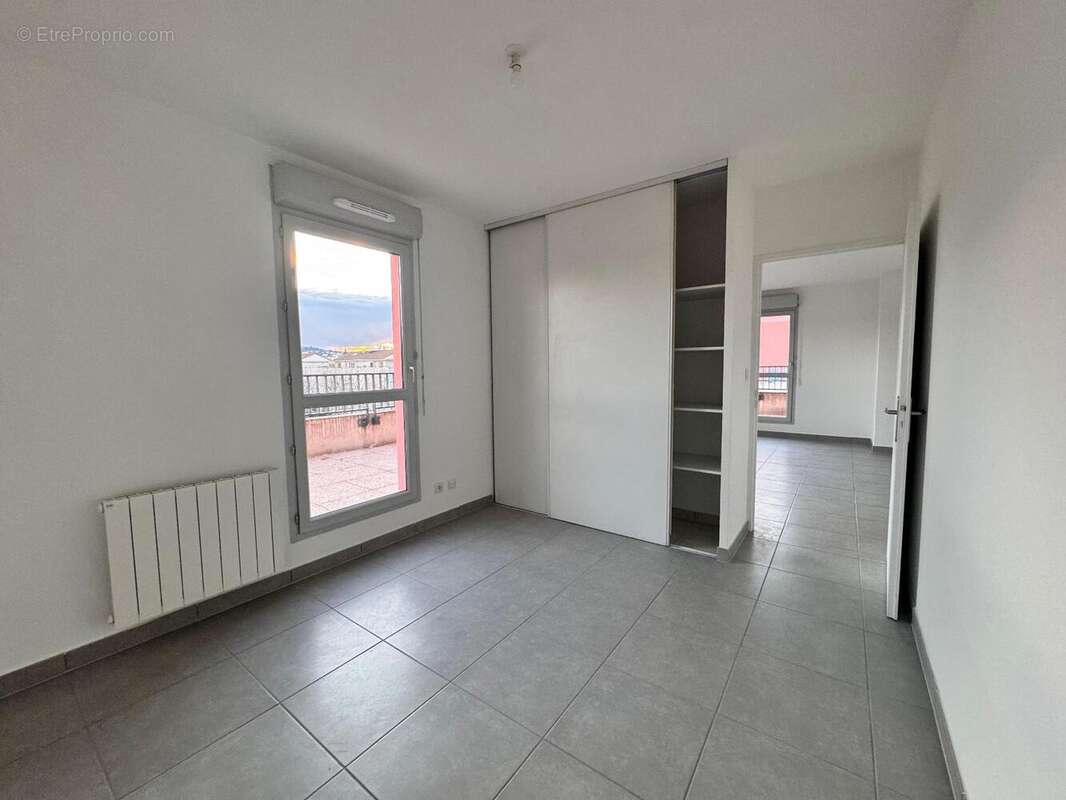   - Appartement à VILLEFRANCHE-SUR-SAONE