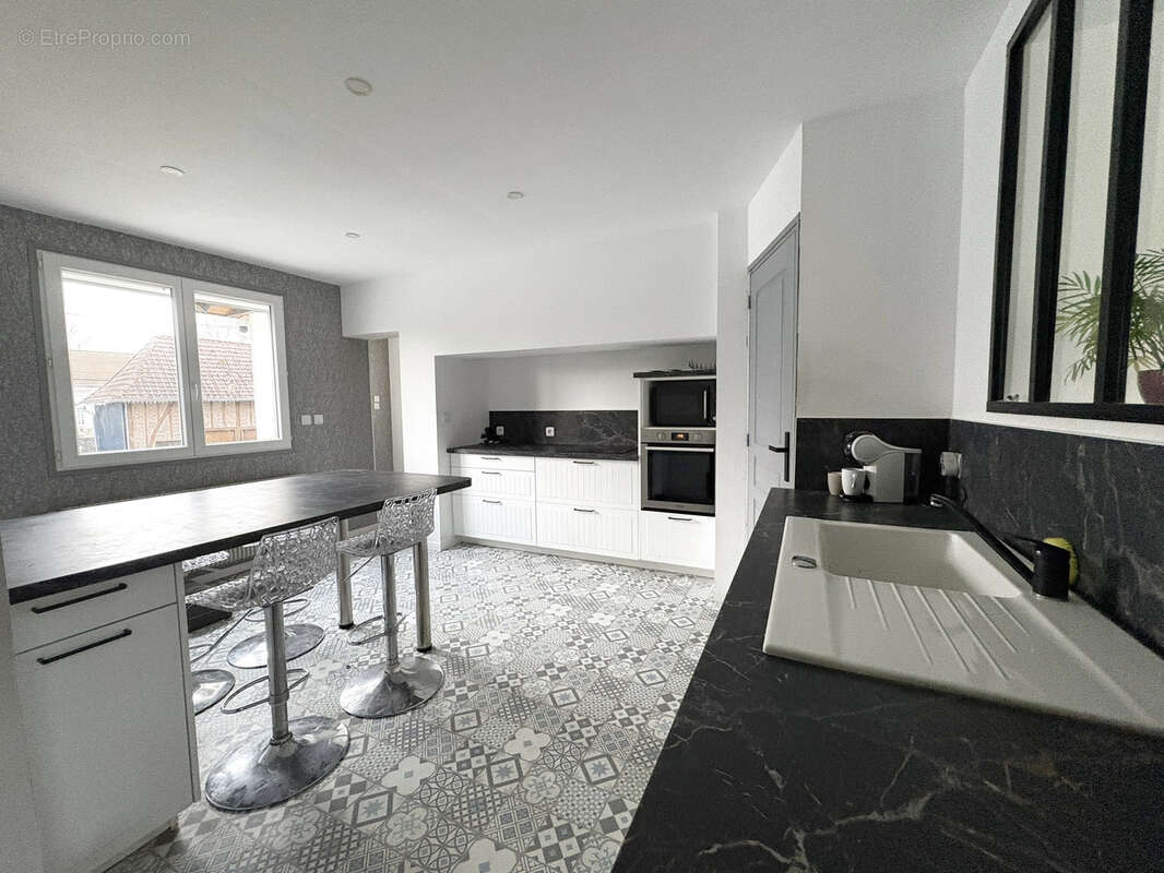 Maison à BUSSUS-BUSSUEL