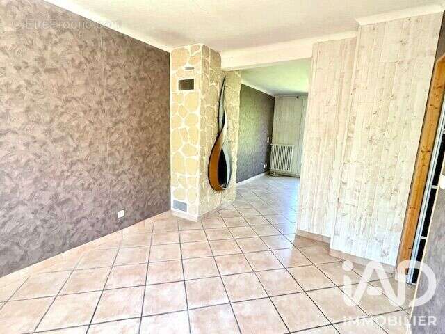 Maison 150 m² à Villeneuve-Le-Roi  - photo 9