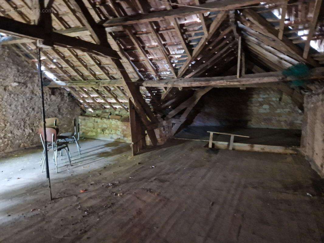 Maison à BEAUREGARD-DE-TERRASSON