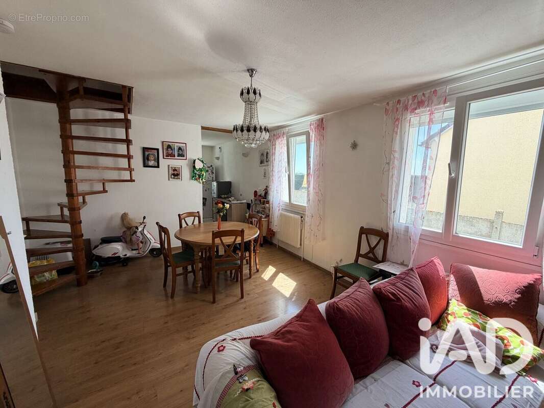 Maison 105 m² à Clos-Fontaine  - photo 2