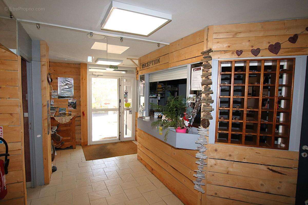 Hôtel Restaurant avec bar Licence IV - Vente murs et fonds - Axe A75 - photo 6