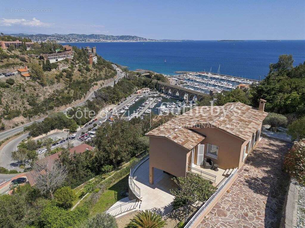 Maison à THEOULE-SUR-MER