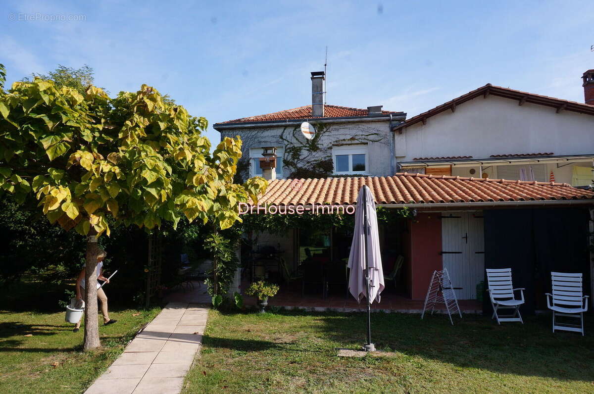 Maison à RAZAC-SUR-L&#039;ISLE