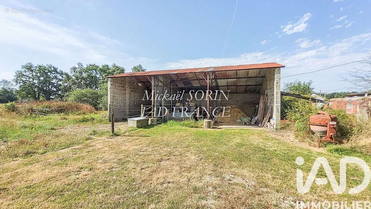 Photo 4 - Maison à LA CHAIZE-LE-VICOMTE