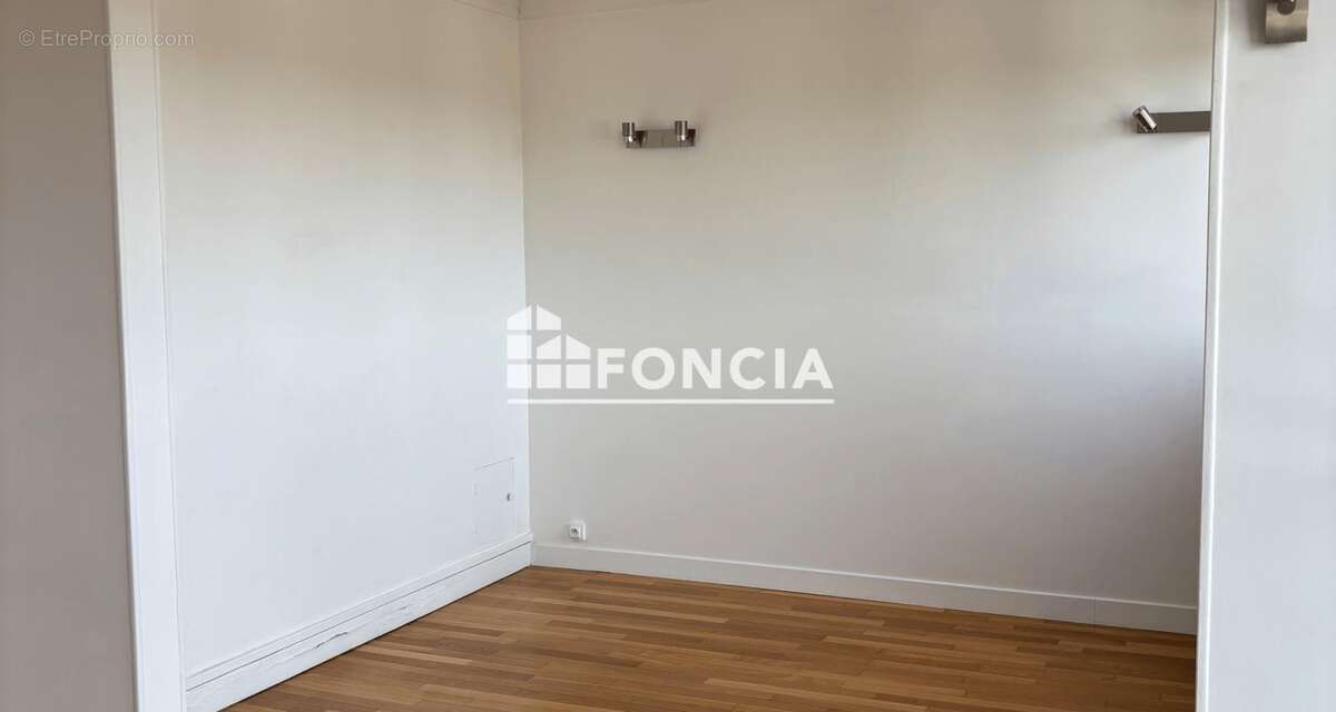 Appartement à VERRIERES-LE-BUISSON