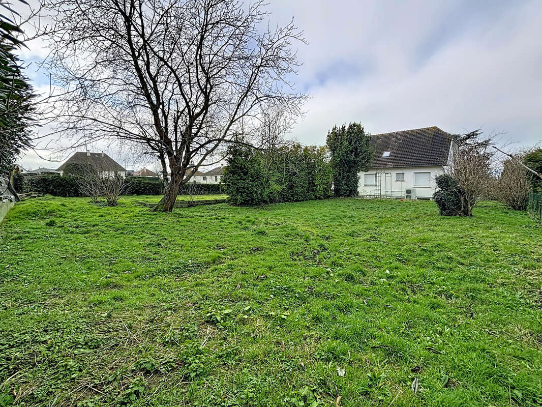 Terrain à VILLERS-BOCAGE