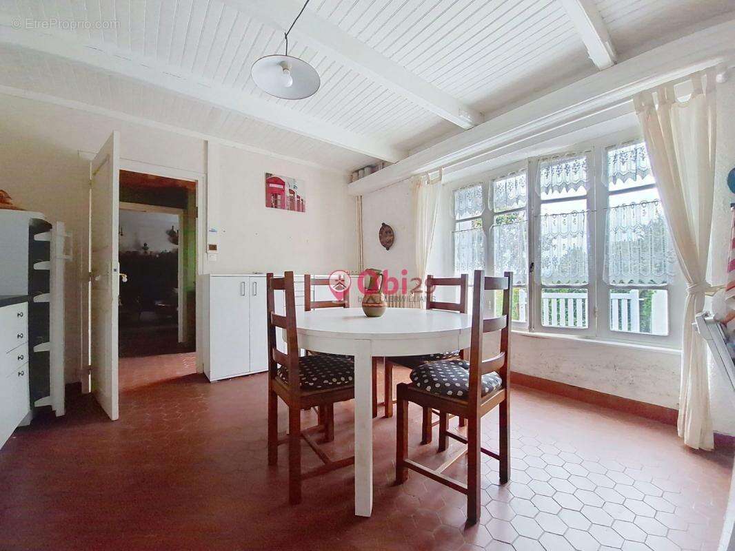 Maison à PLOMODIERN