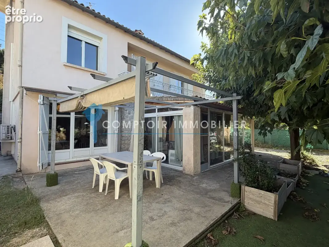 A VENDRE - NIMES - SECTEUR CHU CAREMEAU - MAISON 6 Pieces 136 m2 avec jardin arbore, véranda et dépendance - photo 18