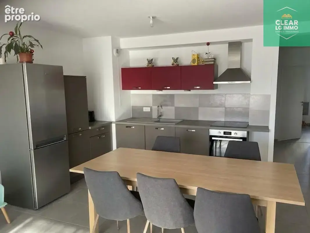 Appartement - 83m2 - 4 pièces - photo 2