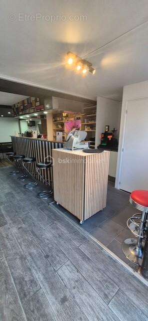 Bar 57 m2 avec terrasse - photo 7