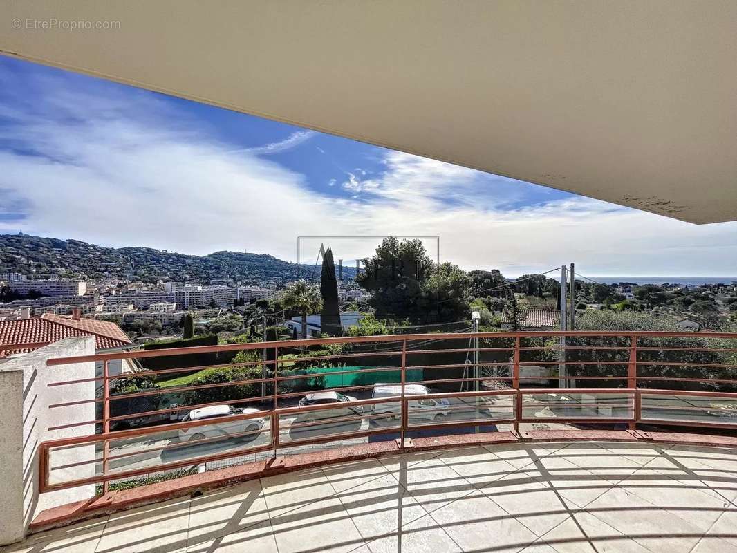 Appartement à LE CANNET