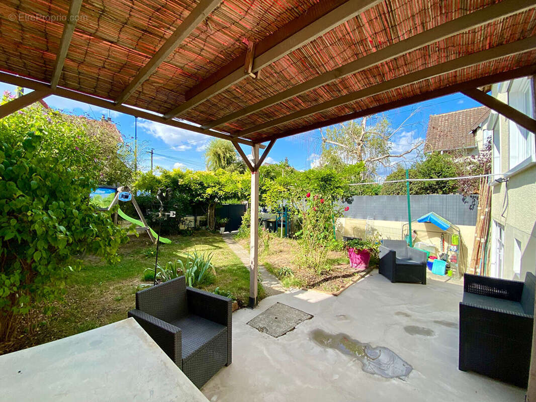 Maison à SARTROUVILLE