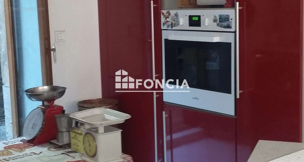 Appartement à CHATEL-SAINT-GERMAIN