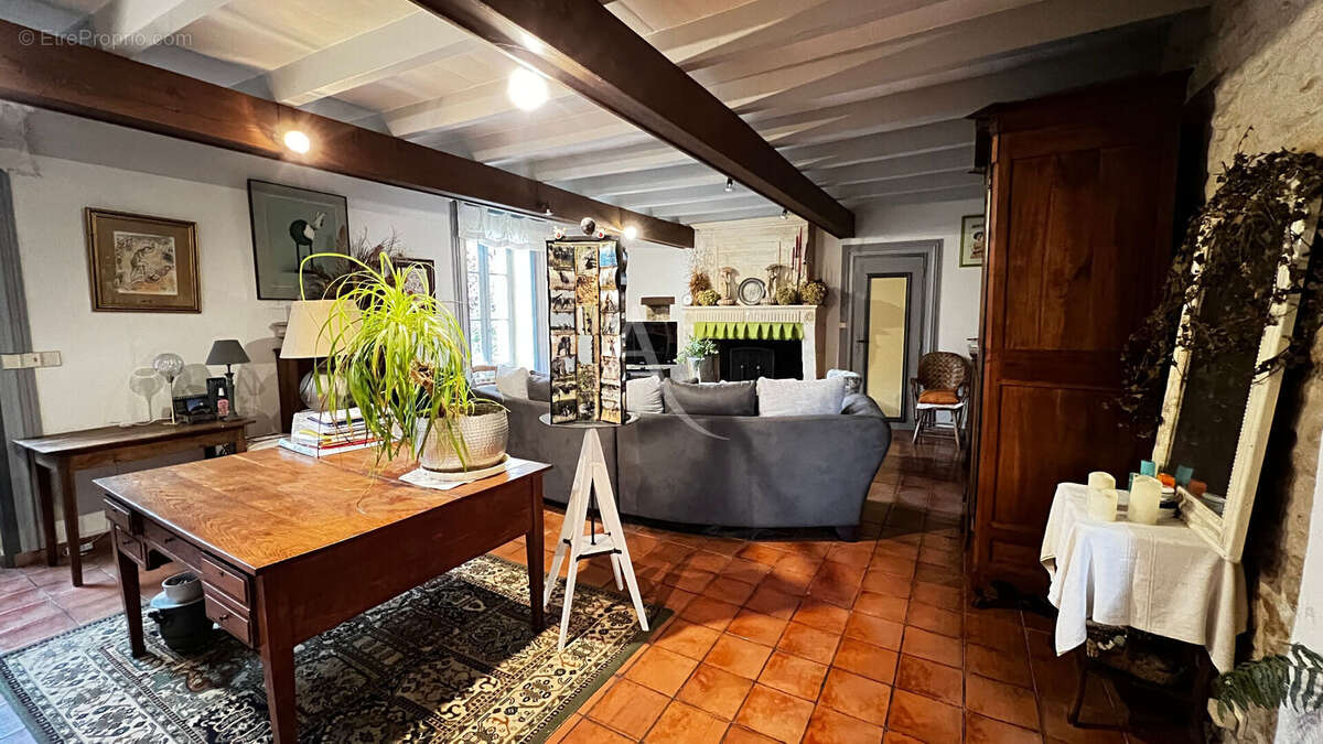 Maison Le Gua 9 pièces 6 chambres dépendance - photo 7