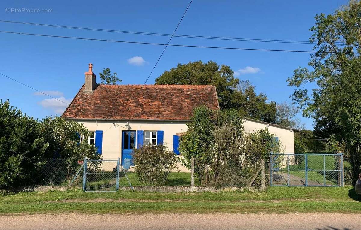 Maison à MONTIGNY-SUR-CANNE