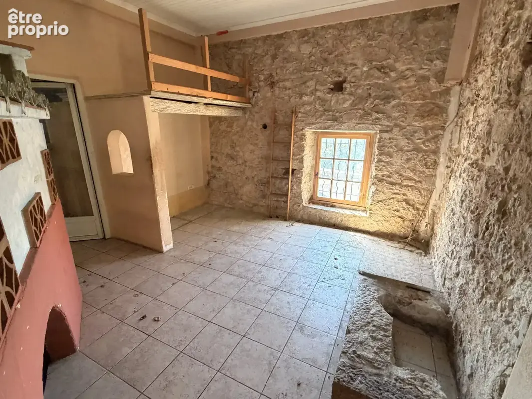 Maison de village en pierres – 90 m² avec terrasse et parking - photo 5