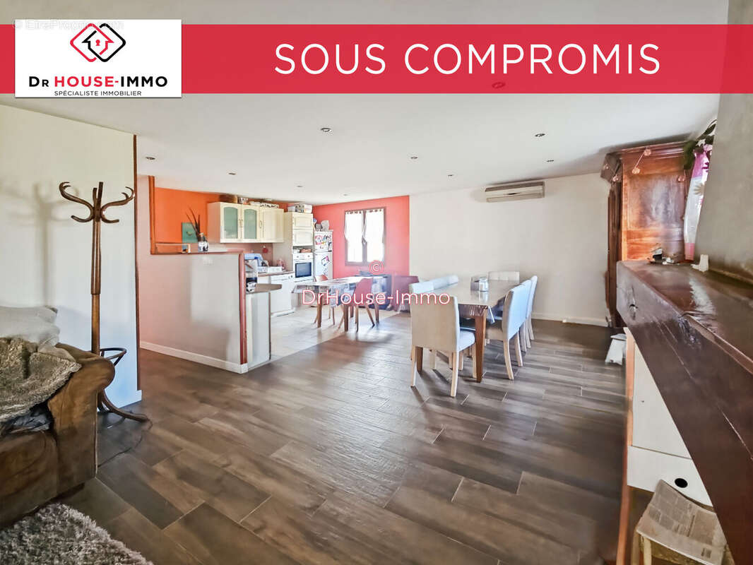 Maison à CHAZELLES-SUR-LYON