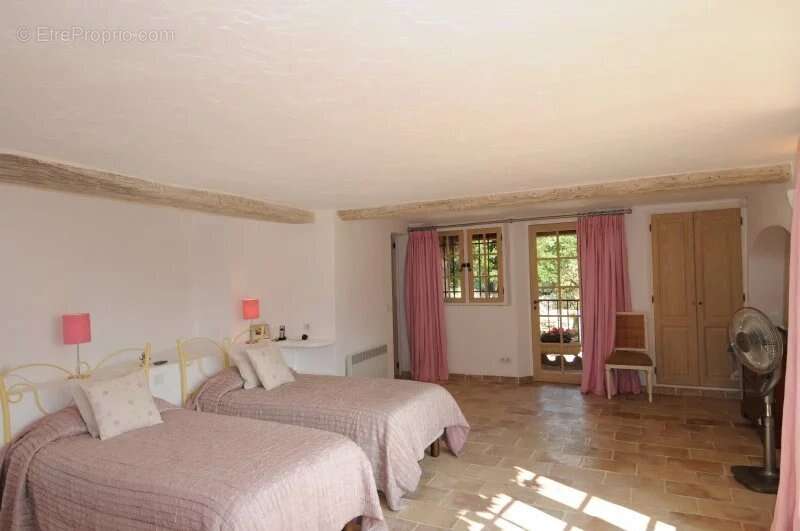 Maison à TOURRETTES-SUR-LOUP