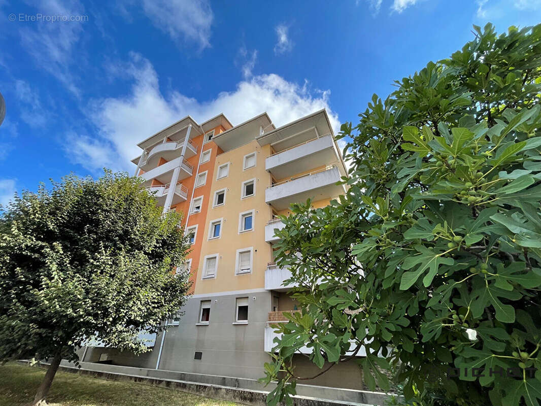 Appartement à BILLERE