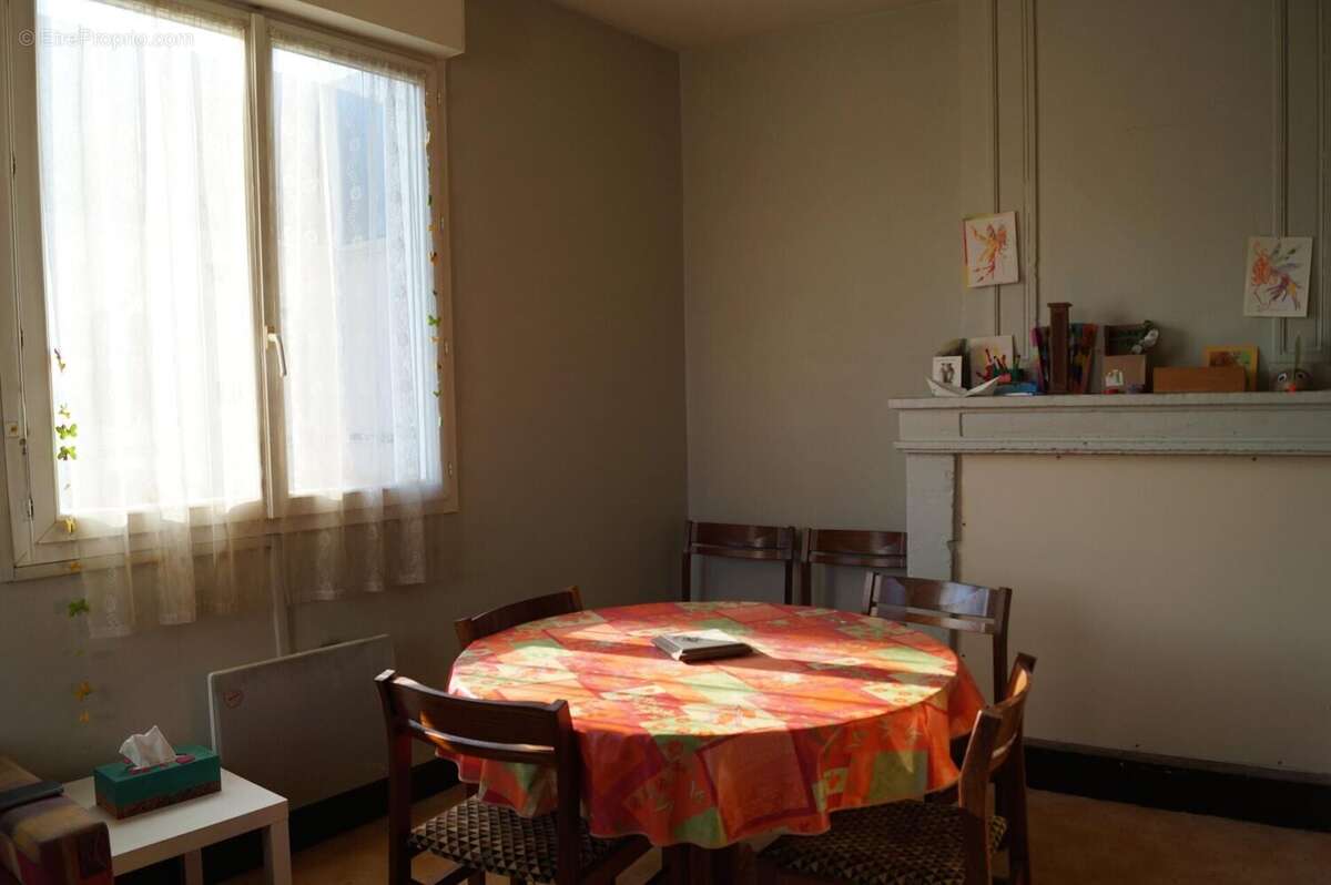 Photo 4 - Commerce à DANGE-SAINT-ROMAIN