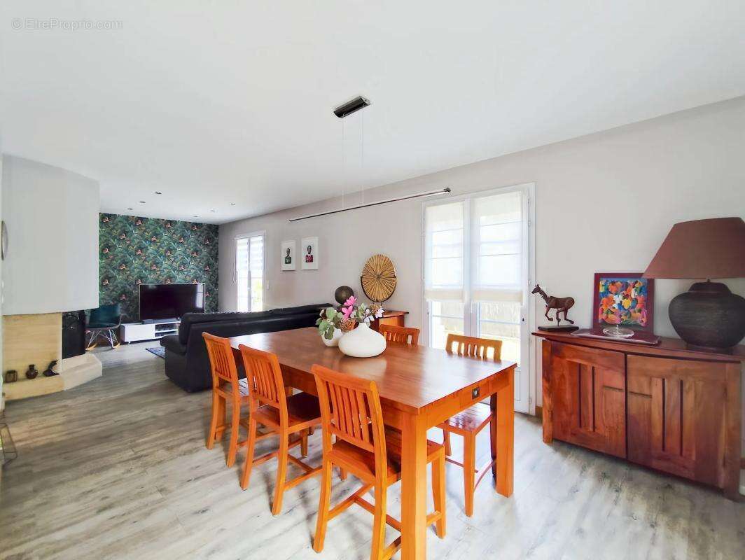 Maison à VERNEUIL-SUR-SEINE