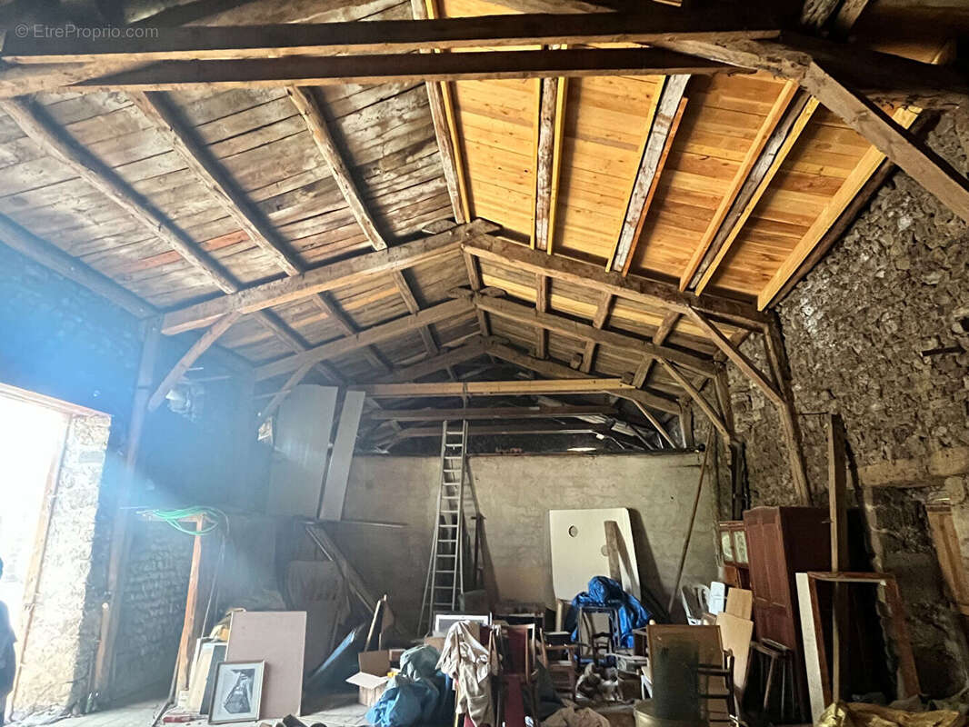 Maison à SIAUGUES-SAINTE-MARIE