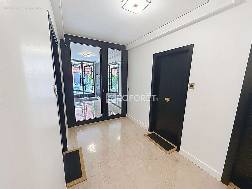 Appartement Paris 3 pièce(s) 73 m2 - photo 9