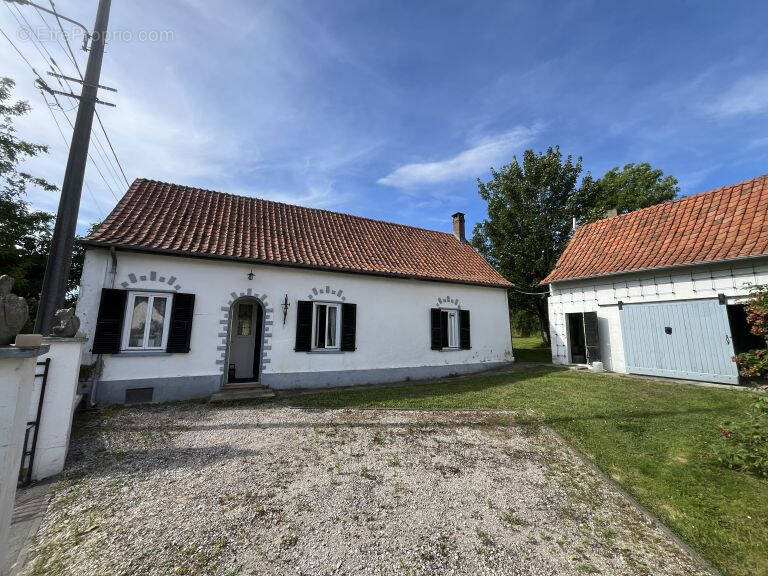 Maison à DOURIEZ