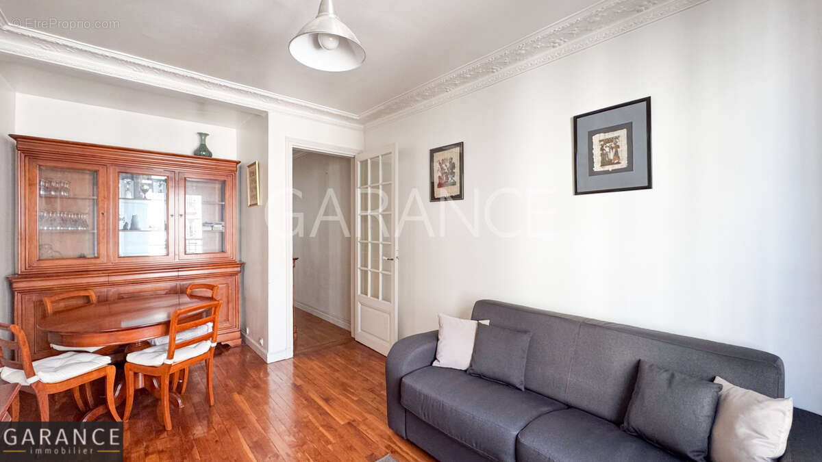 Appartement à PARIS-14E