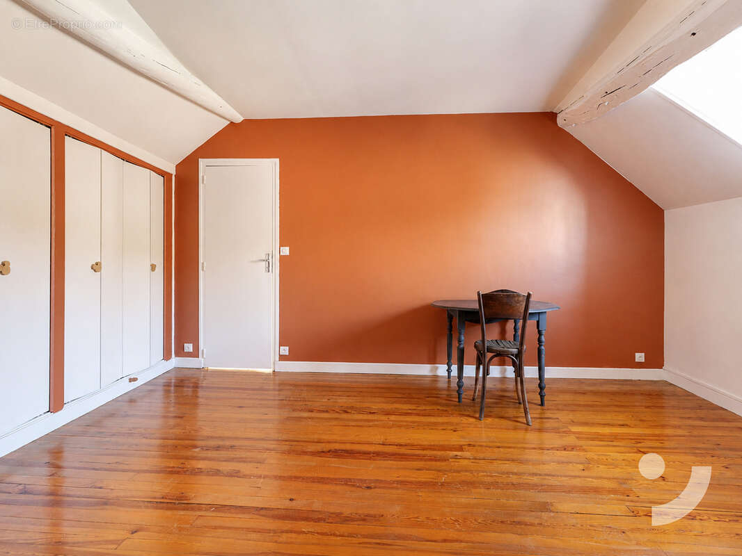 Maison 130 m2 avec 3 chambres, extérieur et garage à Romery - photo 7