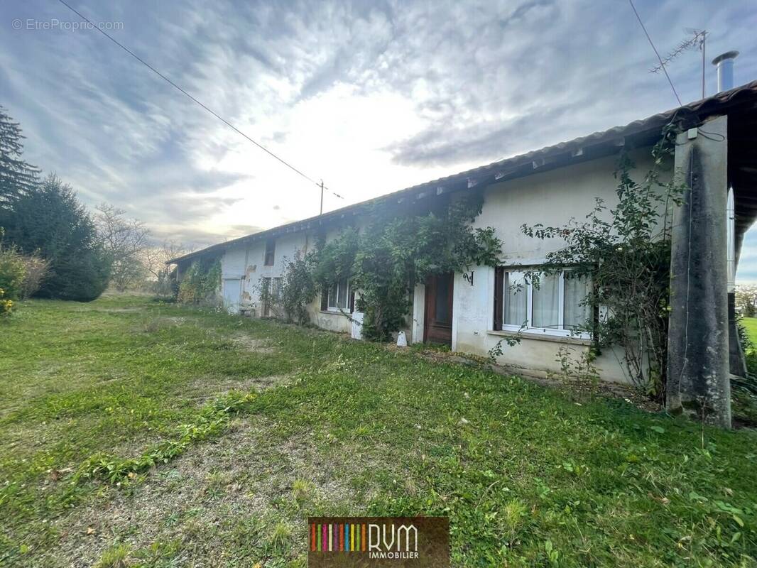 Maison à SAINT-ETIENNE-DU-BOIS