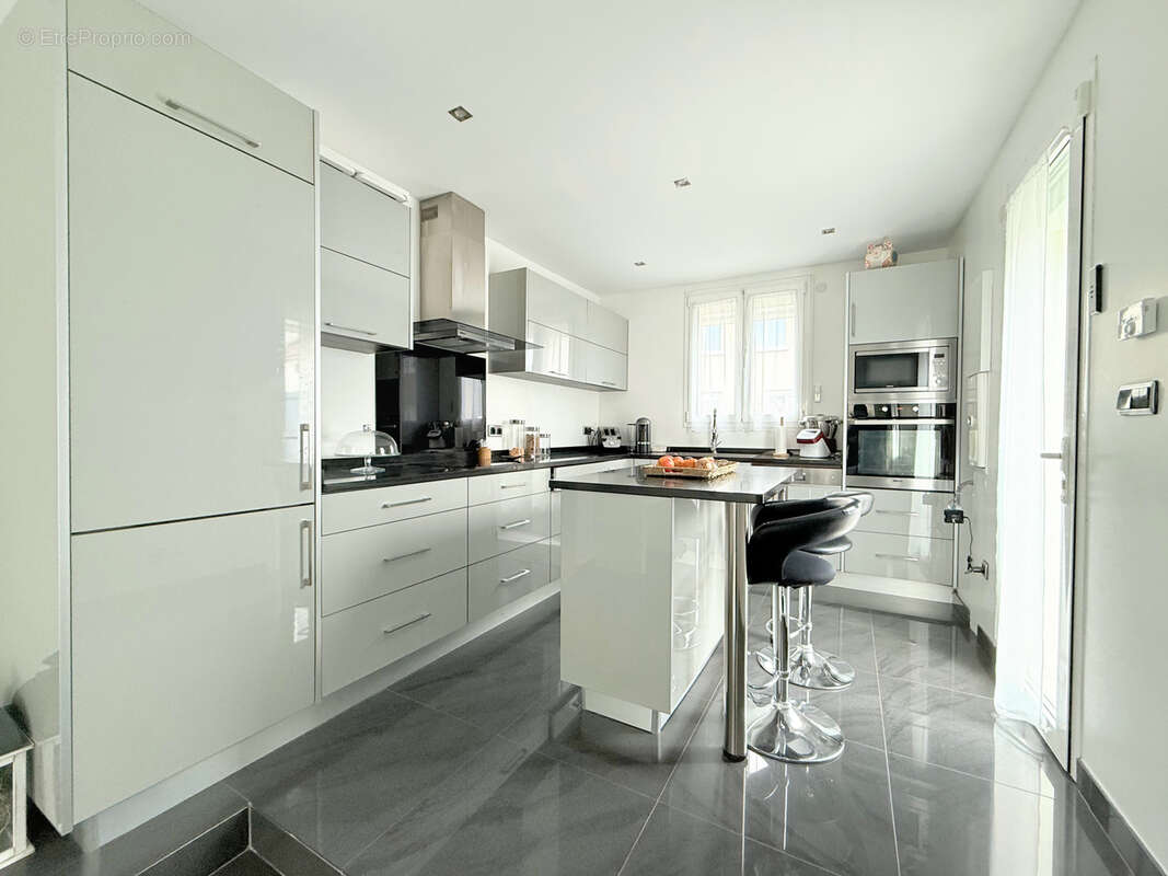 Maison à RUEIL-MALMAISON