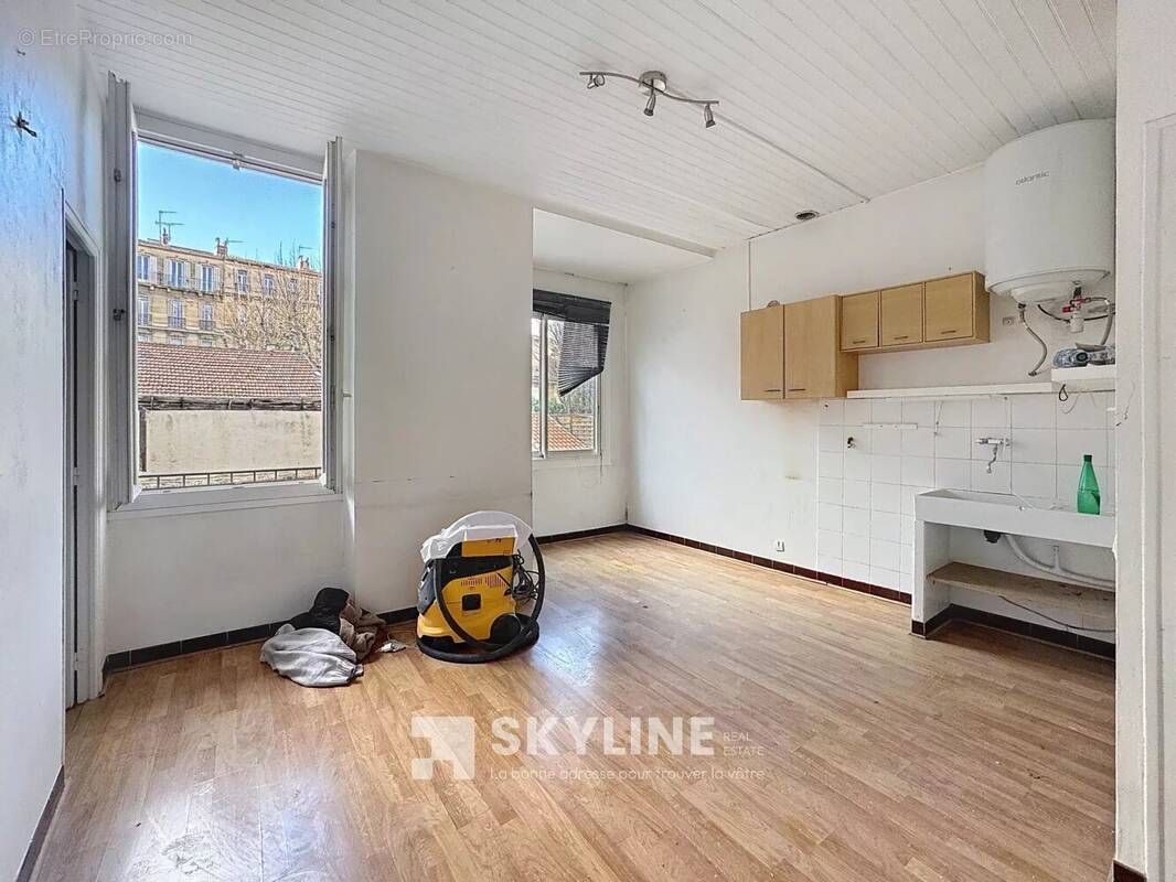 Appartement à MARSEILLE-4E