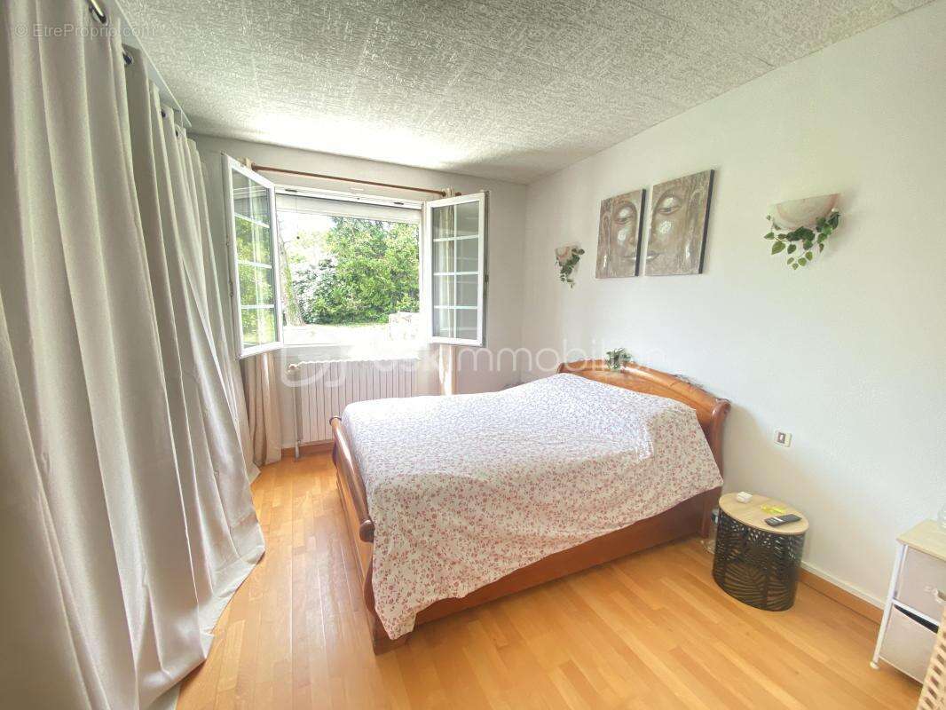 Maison à MONTELIMAR