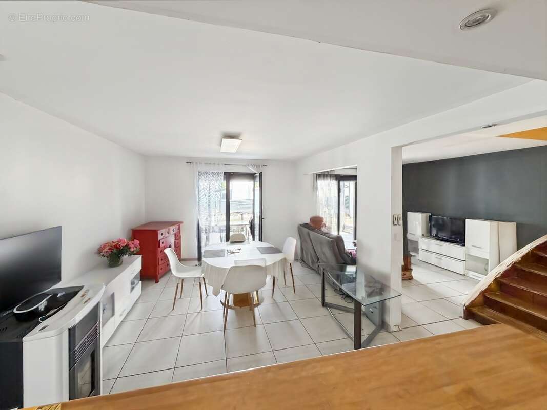 Maison de 100 m2 à MONTCEAU LES MINES avec terrain - photo 2