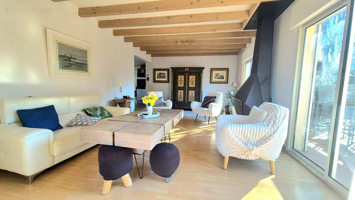 Maison 176 m² à Reignier  - photo 2