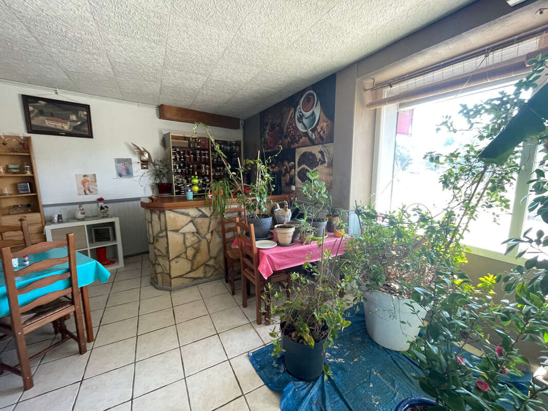 Commerce à MARSEILLETTE