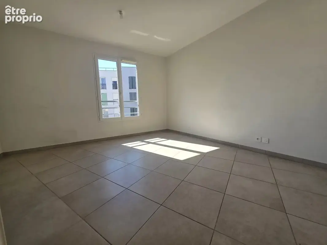 Appartement 2 pièces -  45 m²  - Terrasse  - parking sécurisé - photo 8