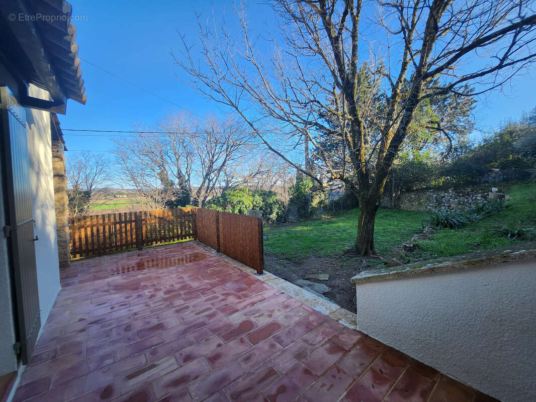 Maison à MONTAREN-ET-SAINT-MEDIERS