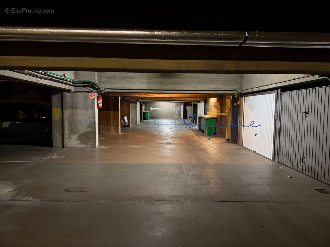Parking à PARIS-19E