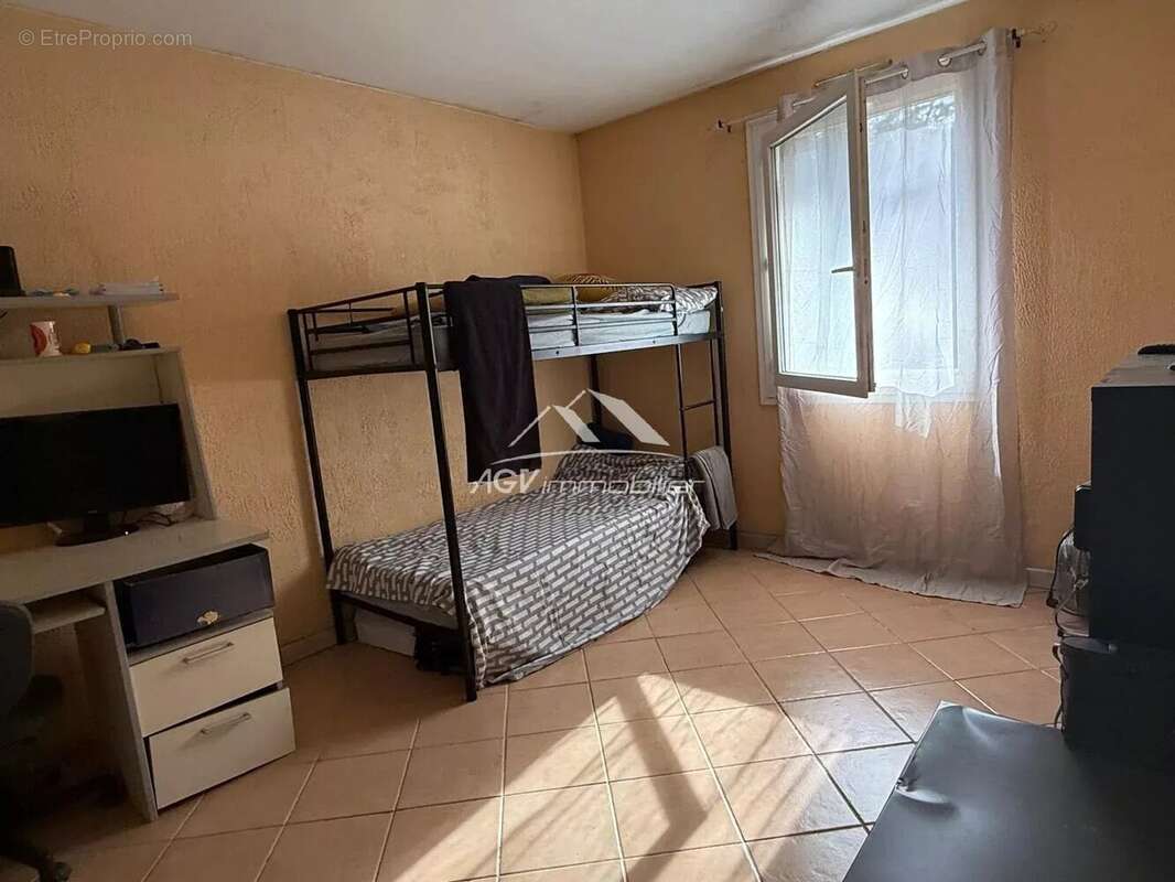 Proche Servas  , au calme , sans vis à vis maison sur 2400 m² de terrain - photo 8